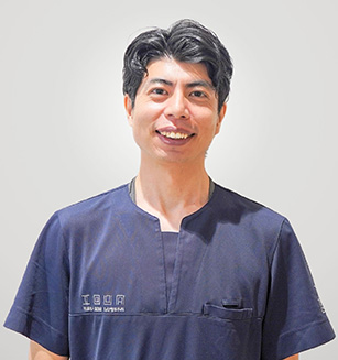 堤 靖彦